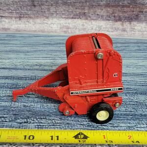 Vtg Ertl 1/32 scale diecast International harvester 2400 round baler no Bale red